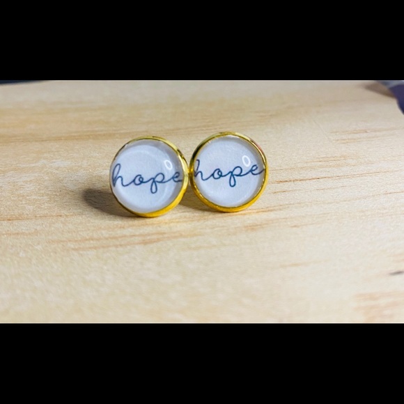Love, Faith, Hope cabochon studs. - Picture 7 of 8